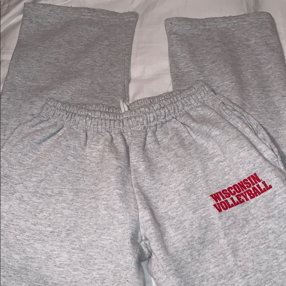 ⚠️CLEARANCE⚠️Gray Wisconsin Volleyball Sweats